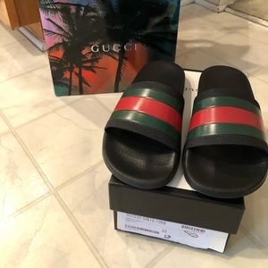 Size 33 kids Gucci slides